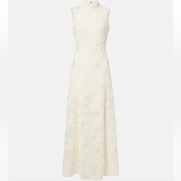 Elegant Cream Maxi Dress - Picture 5 of 5